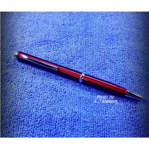 ปากกามีด สารพัดประโยชน์ สีแดงขลิบเงิน