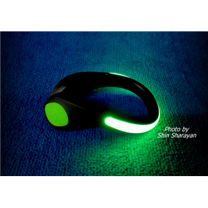 ไฟติดส้นรองเท้า ตอนวิ่งหรือเดินออกกำลังยามค่ำมืด