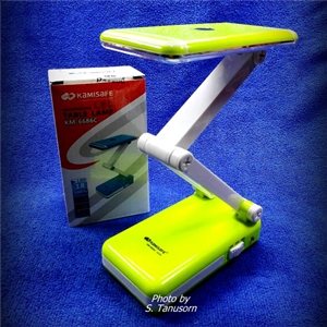 โคมไฟตั้งโต๊ะ แบบชาร์จไฟได้ สำหรับพกพา KM-6686C