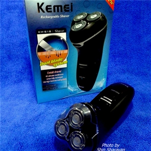 เครื่องโกนหนวดไฟฟ้า 3 ใบมีด Kemei KM-818 กันน้ำ ส่งฟรี