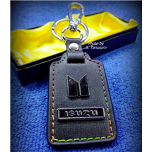 พวงกุญแจรถ ISUZU หนังแท้สีดำ