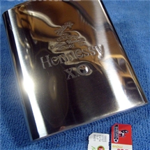 ขวดเหล้าสแตนเลส ขนาด 7 ออนซ์ Hennessy XO 