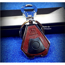 พวงกุญแจรถ HONDA โลหะ มีไฟฉาย