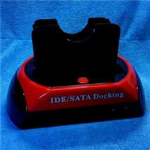 HDD Docking ใช้ได้ทั้ง IDE และ SATA มี 2 ช่อง