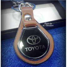 พวงกุญแจรถ TOYOTA หนังแท้ หยดน้ำ สีน้ำตาล
