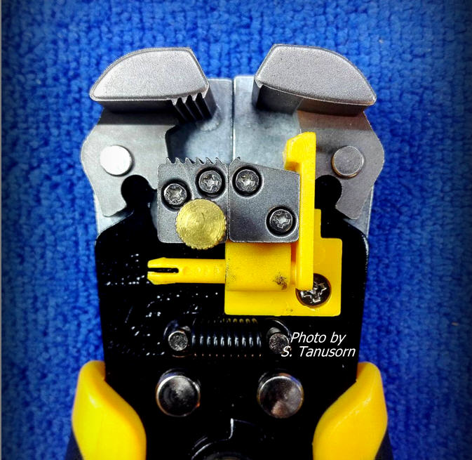 คีมปอกสายไฟ, ย้ำสาย, ตัดสายไฟ RHINO 747